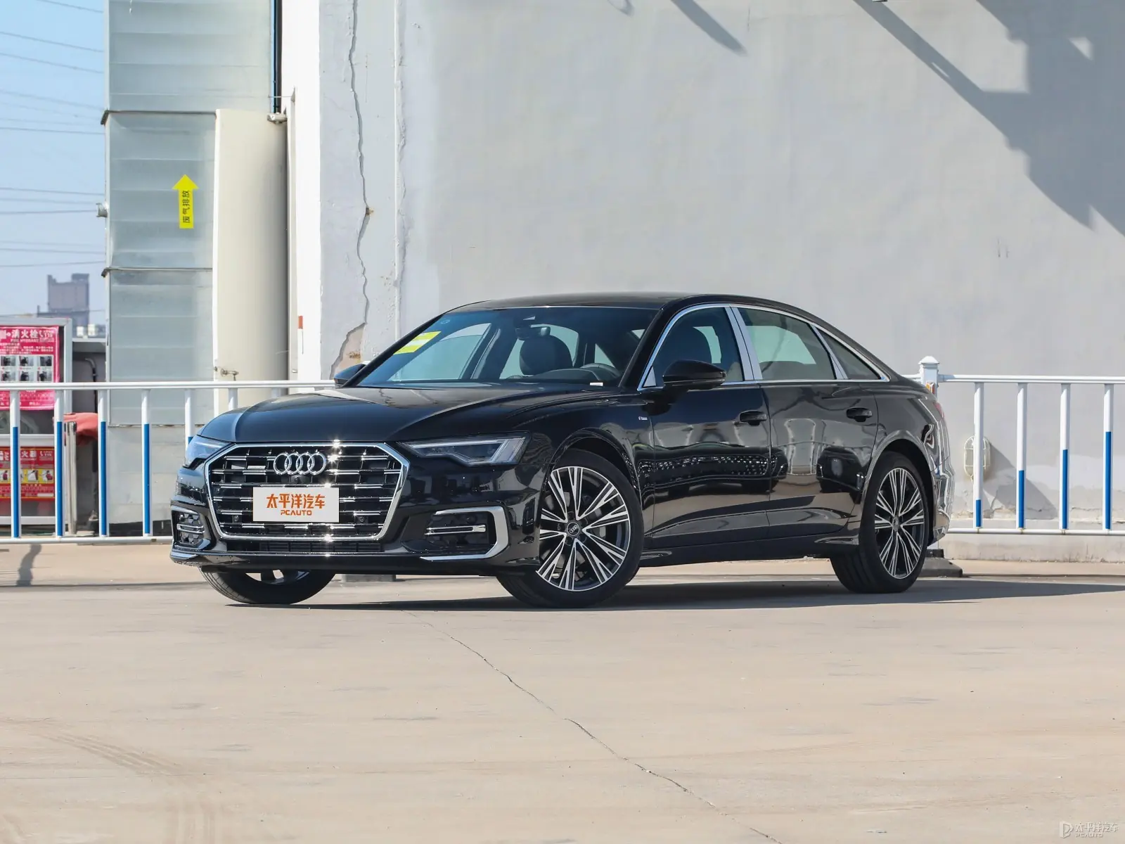 Audi A6L exterior view