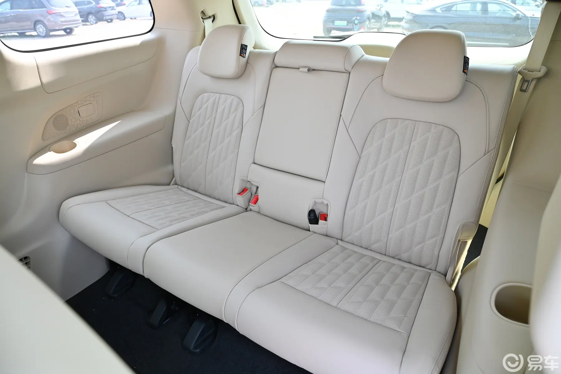 Buick GL8 third-row seats