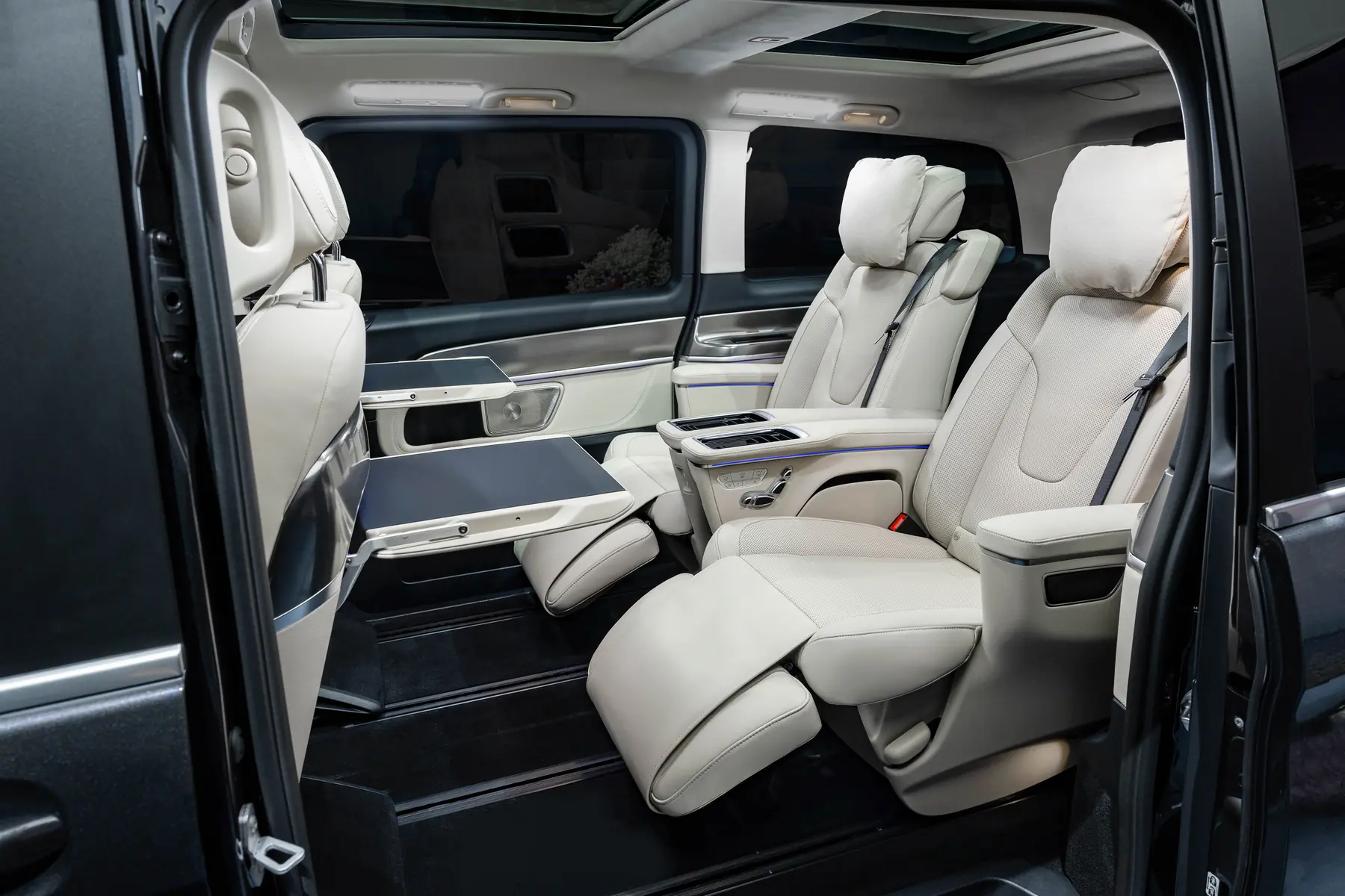 Mercedes-Benz V-Class rear seating